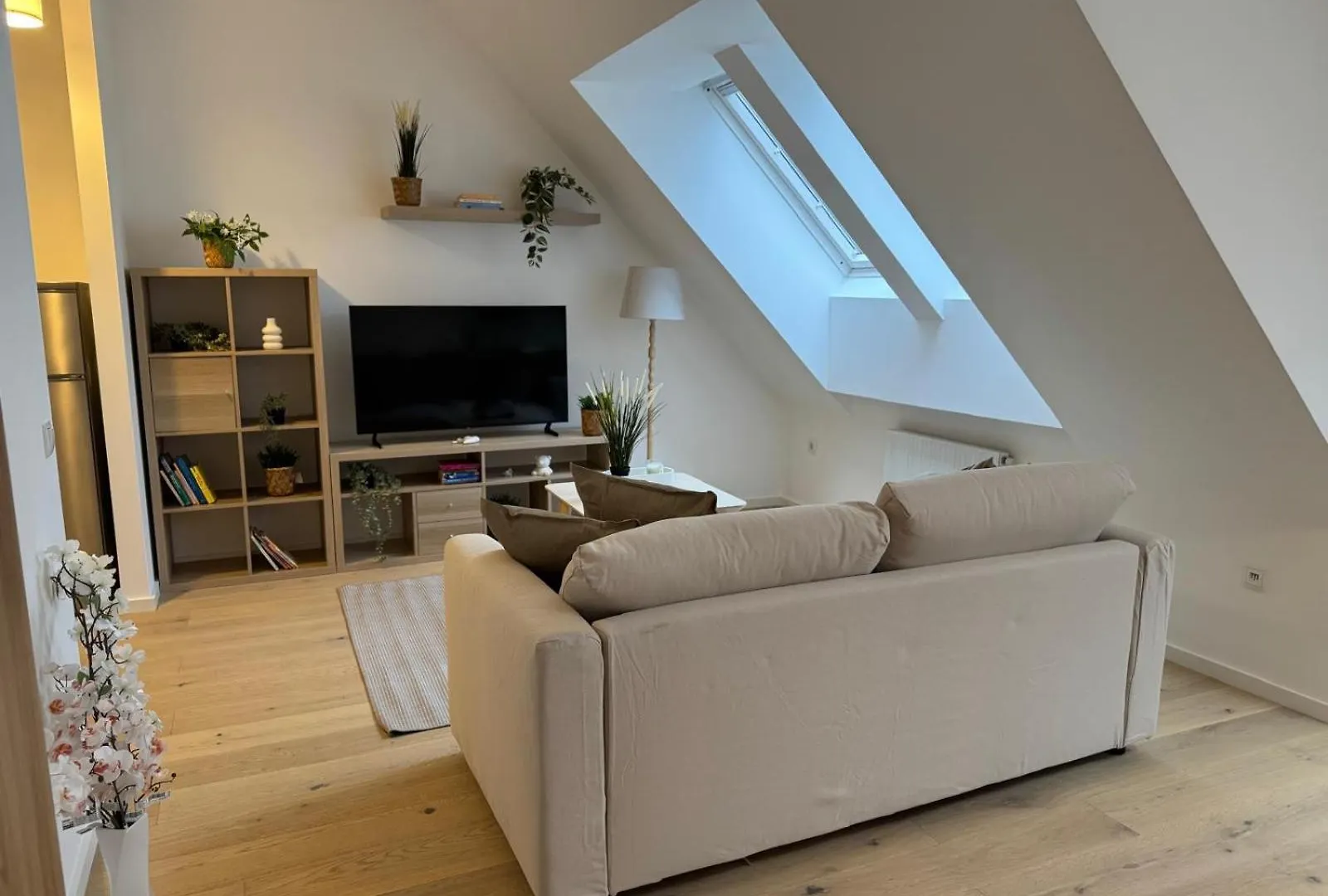 Train Station, Kahlenberg, Historic, Danube - Axara Housing Fhg 20 Apartment Vienna Austria